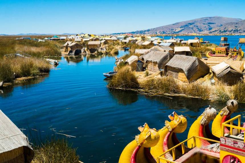 ISLA DE LOS UROS